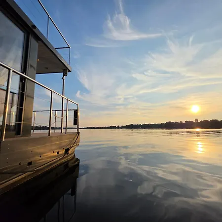 Seeblick Hausboot Sambesi *