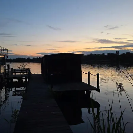 Botel Seeblick *